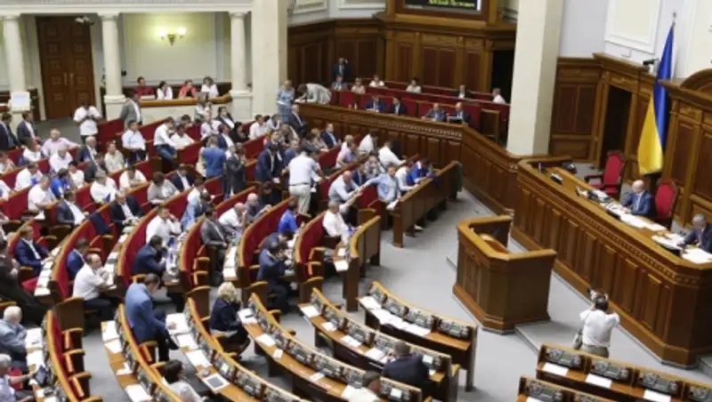 Депутат Верховной Рады забаррикадировался в своем бывшем кабинете