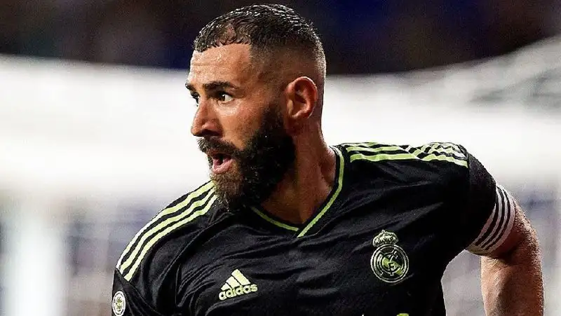 "Реал" возглавил таблицу Ла Лиги, а Левандовский в списке бомбардиров