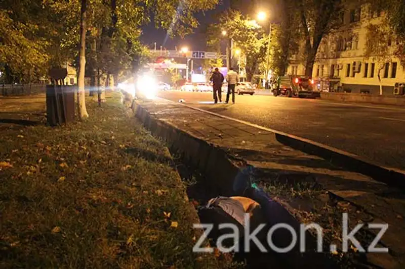 Мертвого изувеченного мужчину нашли сегодня утром в арыке в Алматы (фото) Мертвого изувеченного мужчину нашли сегодня утром в арыке в Алматы (фото), фото - Новости Zakon.kz от 12.10.2013 16:07