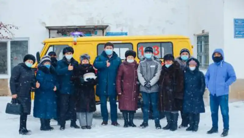 Карету скорой помощи подарили больнице поселка Аксу