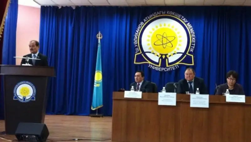 В Кокшетау депутат встретился со студентами и преподавателями КГУ