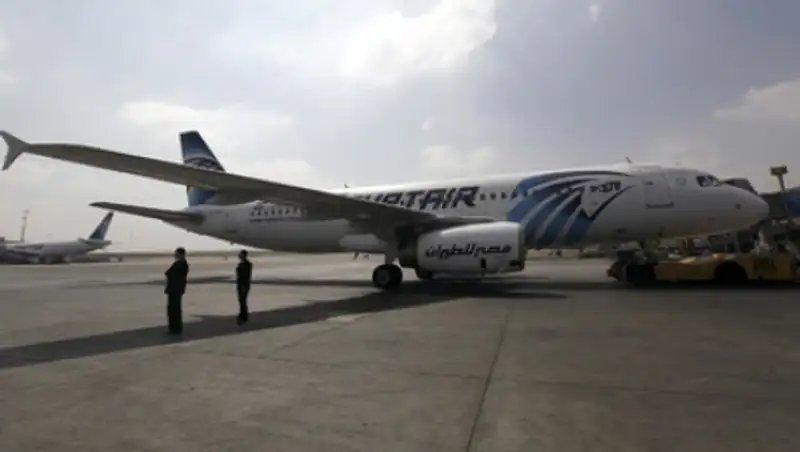 Летевший из Парижа египетский самолет пропал над Средиземным морем