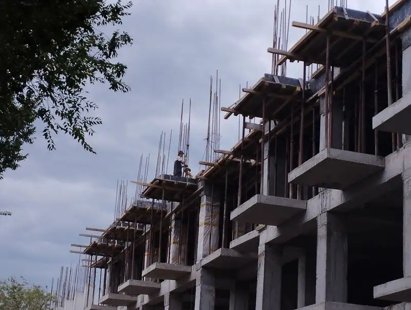 Скандал вокруг ЖК «Жайсан» в Алматы: как людей столкнули лбами