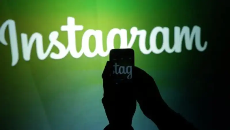 Instagram собирается платить пользователям за контент