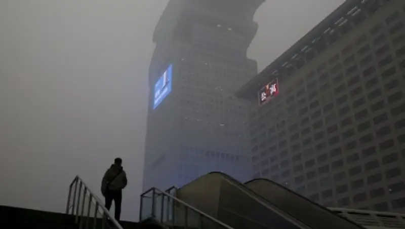 Школы Пекина отменят занятия на воздухе из-за смога с 7 по 9 декабря