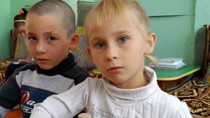 В Шымкенте мать бросила двоих детей