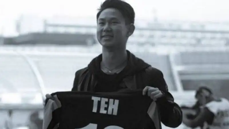 ФК "Кайрат" и "Тобол" посвятили Денису Тену свои победы