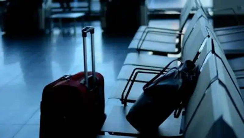 Казахстанцев с какими долгами не выпустят за границу?