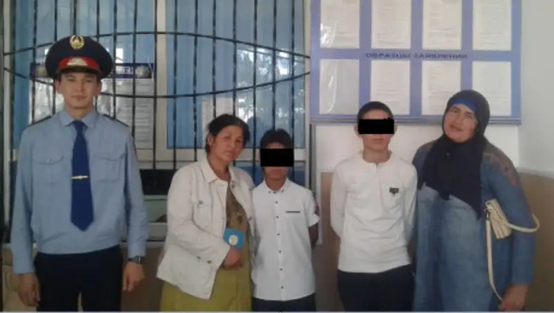 Школьники ушли сдавать учебники и пропали