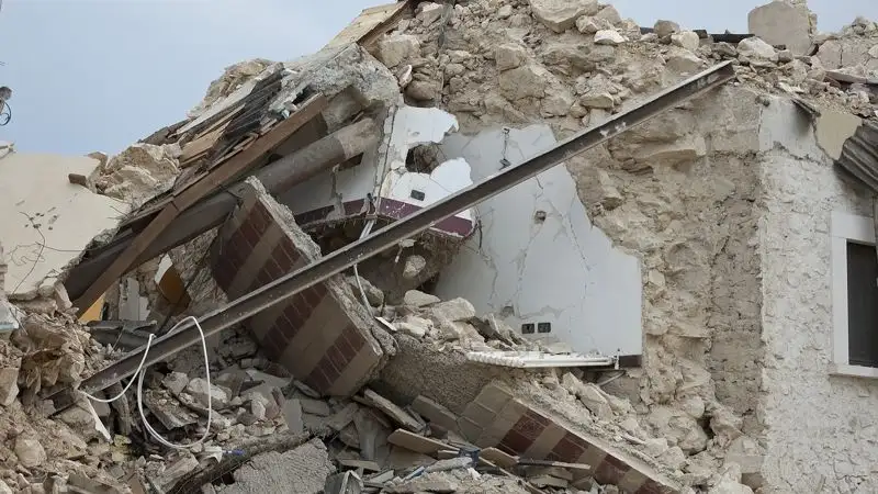 Землетрясение в Сирии: женщина родила под завалами