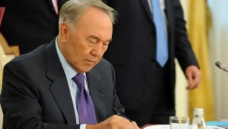 Назарбаев присудил госпремии в области науки и техники за 2015 год