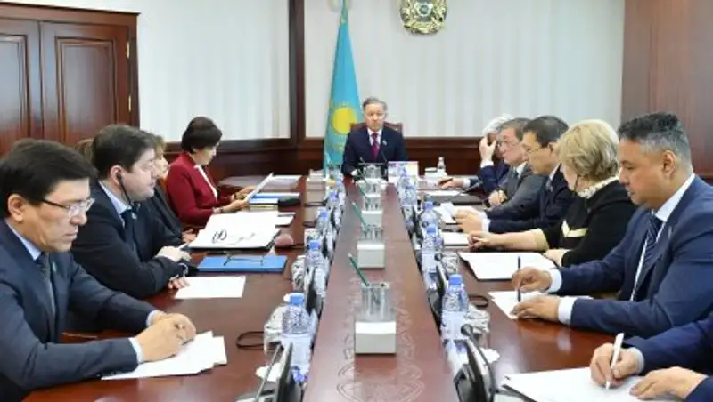 Нигматулин провел заседание Бюро Мажилиса