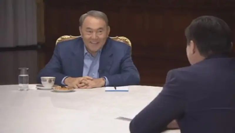 Нурсултан Назарбаев поздравил казахстанцев с Днем независимости