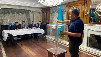 казахстанцы голосуют за рубежом , фото - Новости Zakon.kz от 05.06.2022 11:38