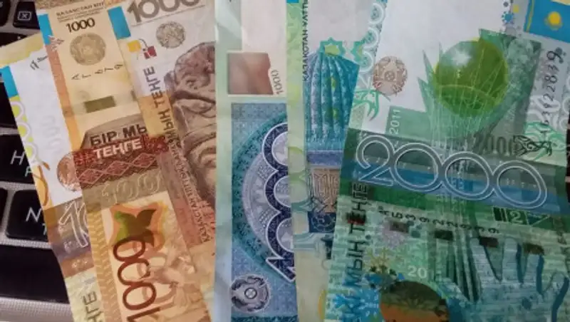 В Нацбанке РК рассказали, можно ли заразиться коронавирусом из-за наличных денег