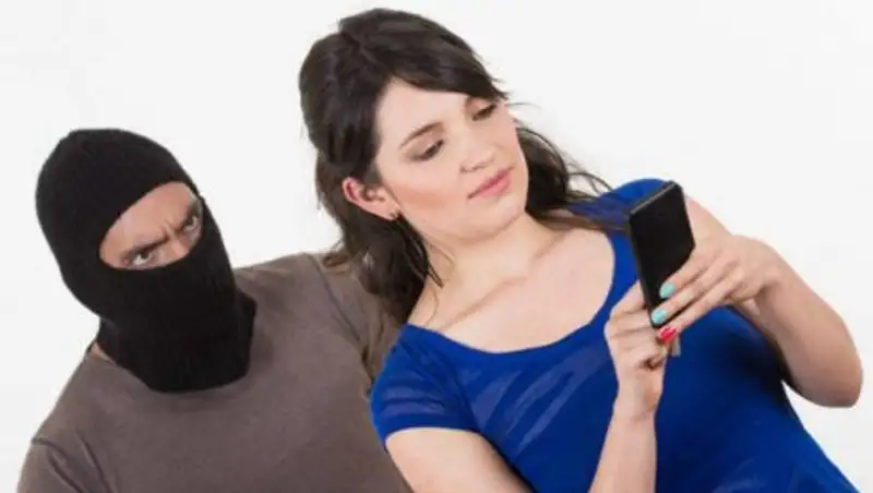 Министр МВД РК рассказал о причинах проблем с поиском украденных телефонов