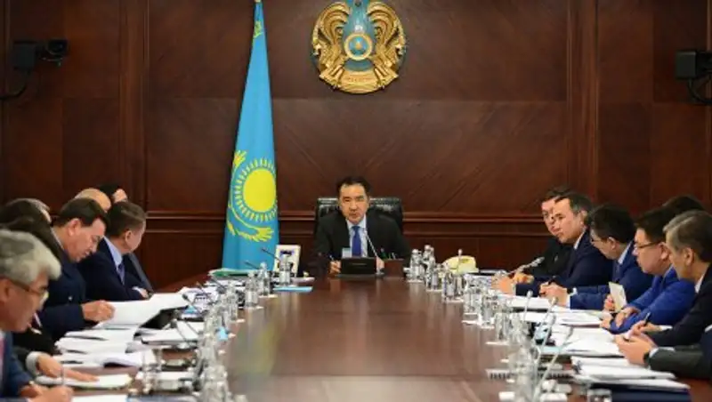 Премьер РК поручил оказать помощь семьям погибших при урагане в Жамбылской области