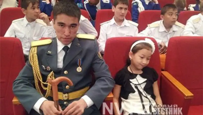 В Караганде парня, спасшего весной девочку, наградили еще одной медалью