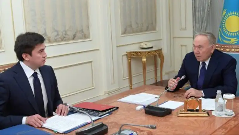 Назарбаев встретился с акимом Шымкента