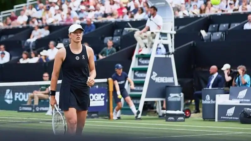 Швёнтек победила Чжу Линь и пробилась во второй круг Уимблдона