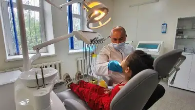 дантист-стоматолог в Нур-Султане, фото - Новости Zakon.kz от 19.06.2022 12:05
