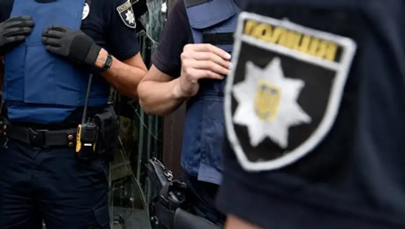 В Киеве неизвестный открыл огонь по полицейским