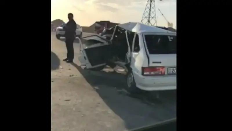Столкновение автомобилей в Актау попало на видео