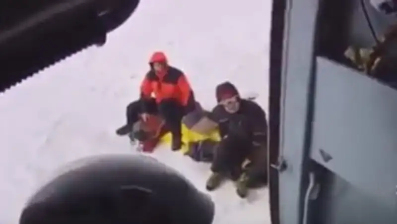 Появилось видео спасения казахстанцев в горах Кыргызстана