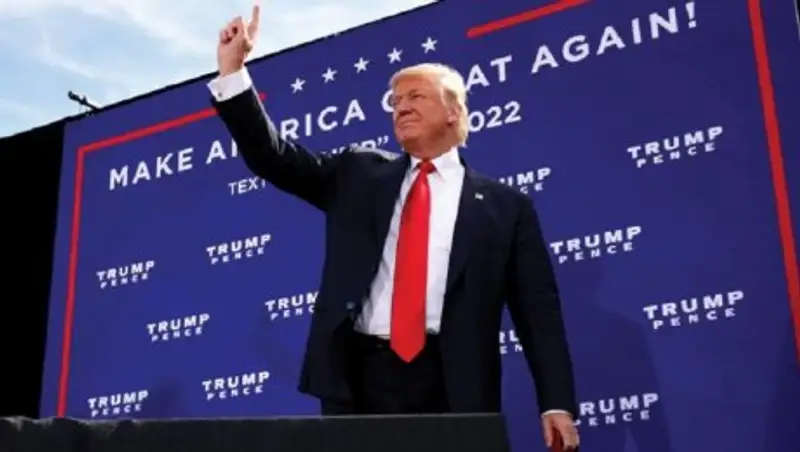 Трамп решил взять отгул на свой день рождения