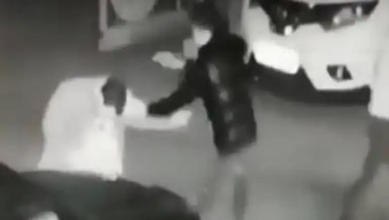 Появилось видео нападения на мужчину в Нур-Султане