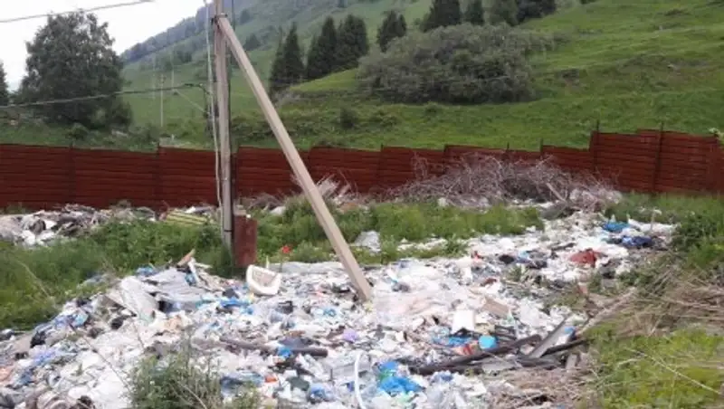 Внимание свалка: алматинские горы утопают в мусоре