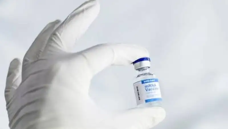 Врачи рекомендуют заранее вакцинироваться от коронавируса при планировании беременности