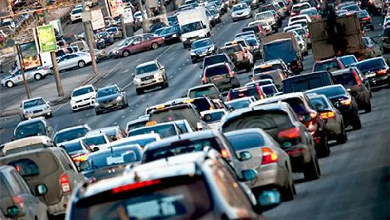 Медведев пригрозил санкциями западному автопрому