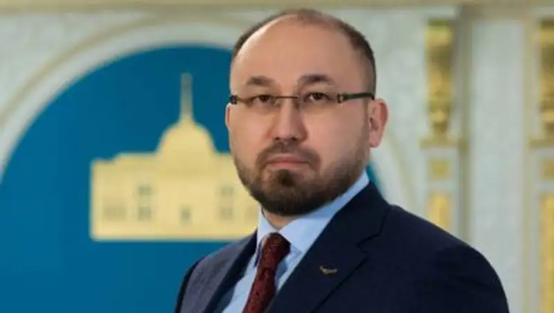 Даурен Абаев объяснил, что даст повышение зарплаты работникам гражданских служб