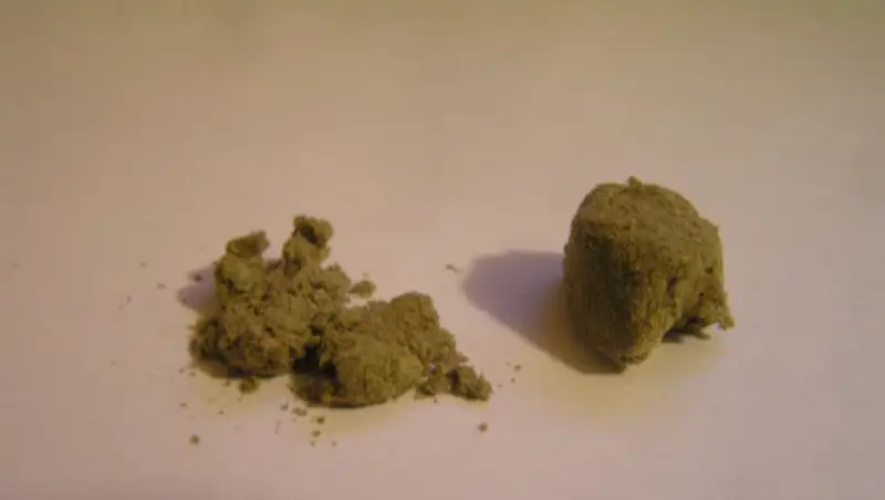 В Астане пассажир машины пытался провезти три килограмма гашиша