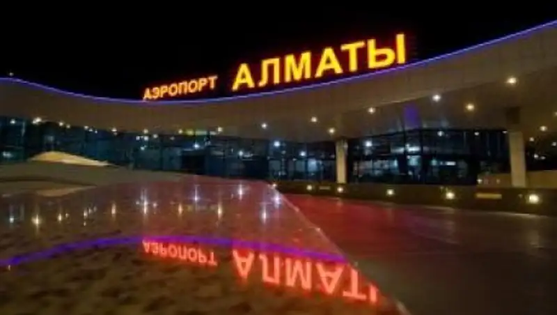 В аэропорту Алматы задержали 5 авиарейсов