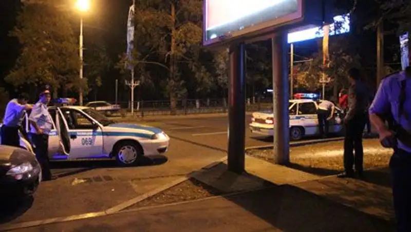 Около одного из караоке-клубов Алматы минувшей ночью произошла стрельба