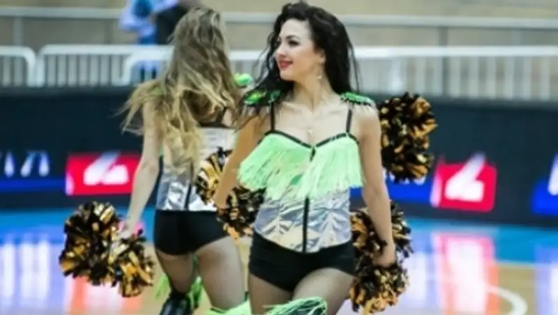 Черлидер БК «Астана» Яна Купченко: «Тренируюсь бросать «трехочковые!»