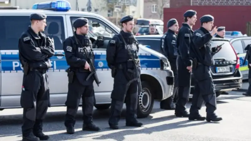 Школьница зарезала трехлетнего брата и написала послание его кровью