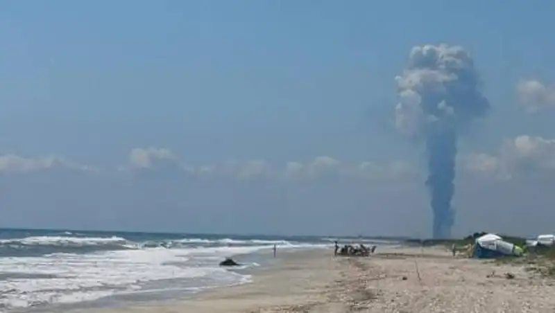 Взрыв на крупнейшем НПЗ Румынии попал на видео