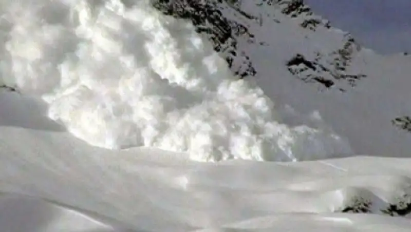 В Алматы объявлено штормовое предупреждение из-за угрозы схода снежных лавин