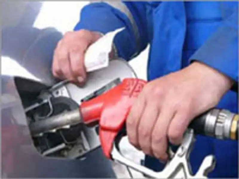 Некачественный бензин более чем на 135 млн. тенге изъят с казахстанских АЗС в январе-марте 2012г, фото - Новости Zakon.kz от 17.04.2012 19:07