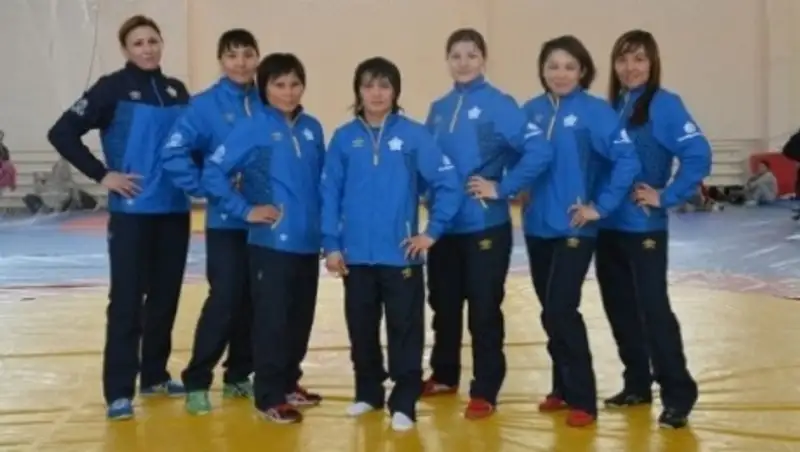 Женская сборная Казахстана прибыла на УТС в Баку