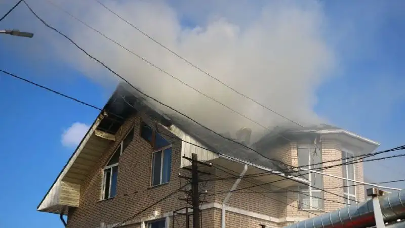Дым, пожар, дом , фото - Новости Zakon.kz от 03.03.2022 15:04