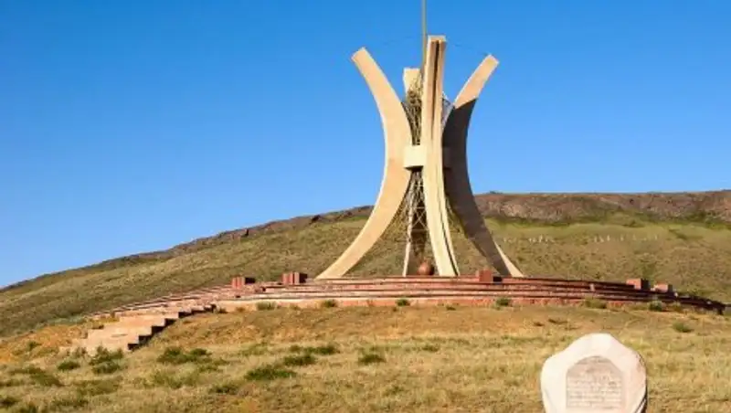 В Карагандинской области занялись ремонтом дорог к мавзолеям и историческим местам