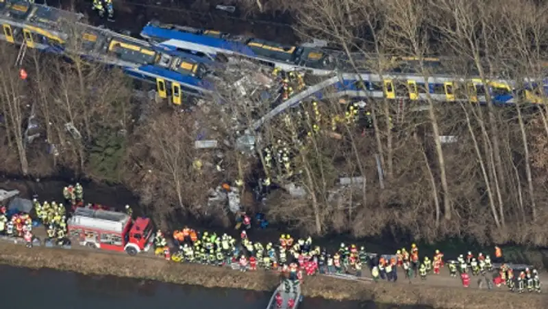 СМИ: диспетчер пытался предотвратить столкновение поездов в Баварии