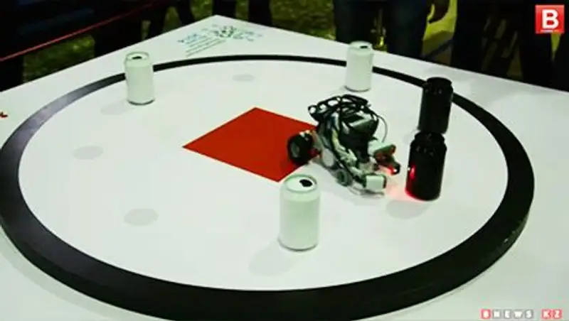 Школьник из Тараза разработал робота-горничную