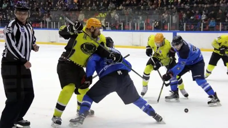 Карагандинская "Сарыарка" обыграла "Зауралье" в матче регулярки ВХЛ