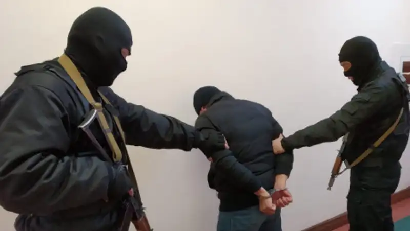 Стали известны подробности кражи оружия из воинской части под Шымкентом