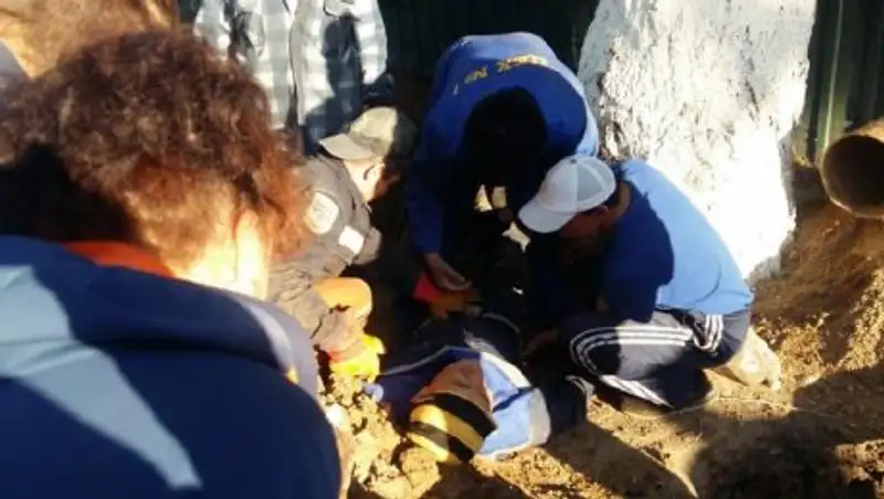 Спасатели извлекли из-под земли рабочего в ВКО